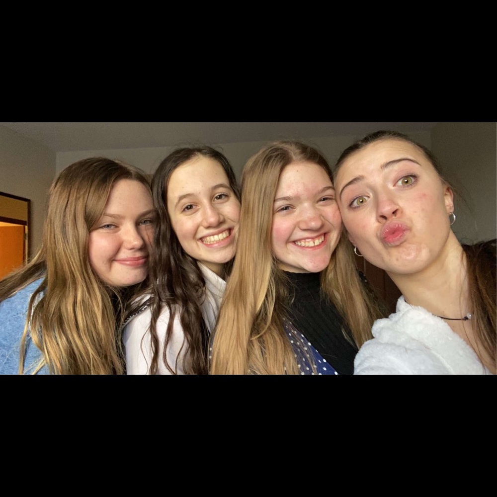 Meet your Posher, Brenna